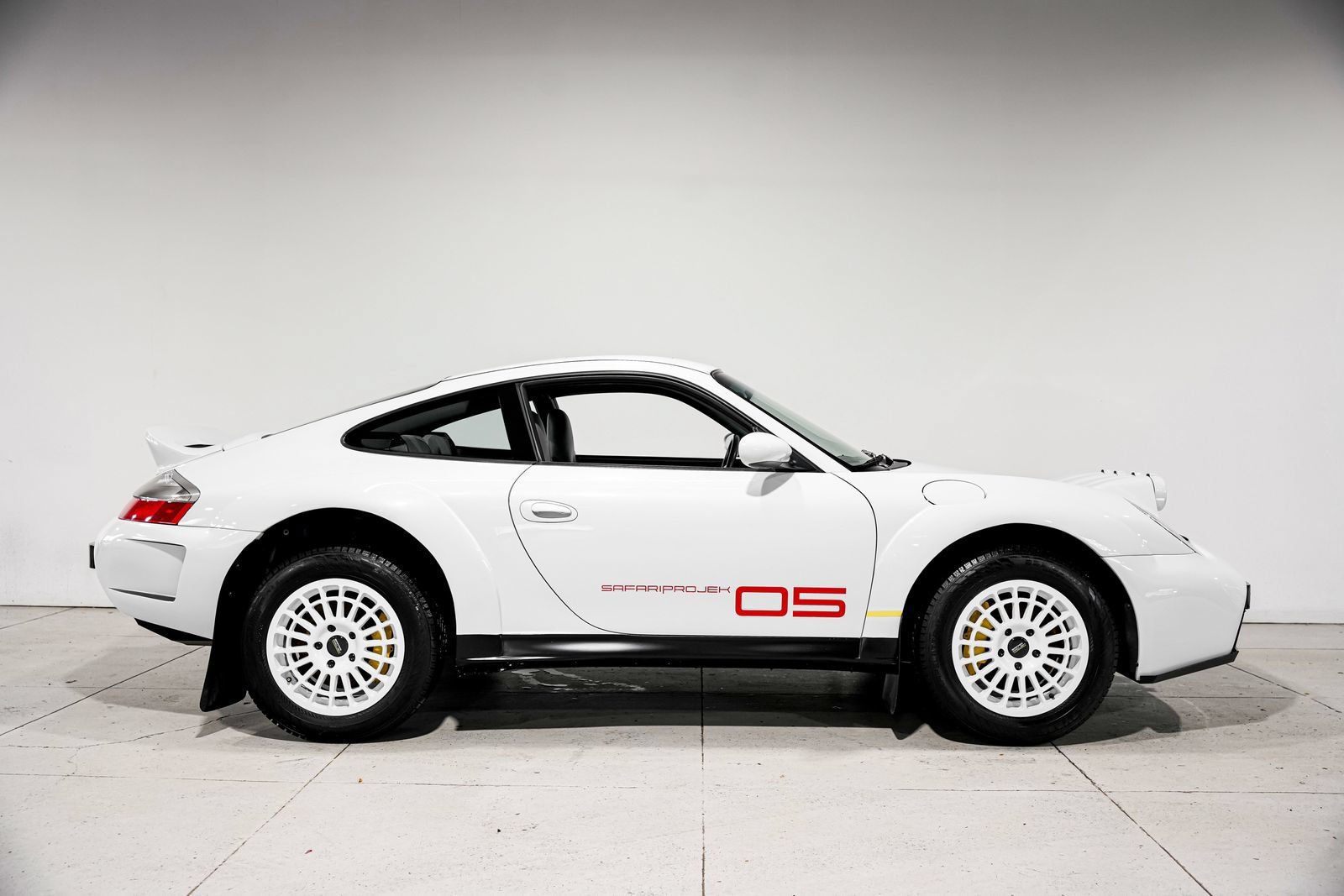 Used 2003 Porsche 911 Carrera 4S AWD/4WD image 2