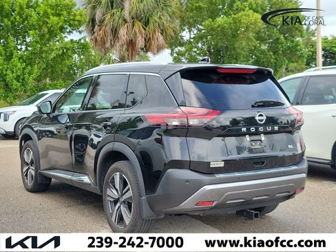 Used 2023 Nissan Rogue SL FWD image 6