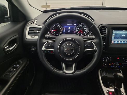 Used 2017 Jeep Compass Latitude w/ Popular Equipment Group FWD image 22