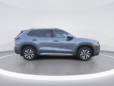 New 2025 Volkswagen Tiguan S image 2