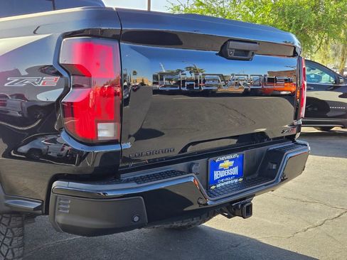 Used 2024 Chevrolet Colorado ZR2 w/ ZR2 Convenience Package III image 5