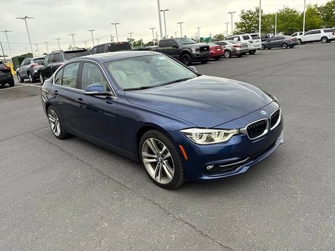 Used 2018 BMW 330i xDrive Sedan w/ Convenience Package AWD/4WD image 2