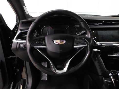 Used 2025 Cadillac XT6 Premium Luxury AWD/4WD image 33