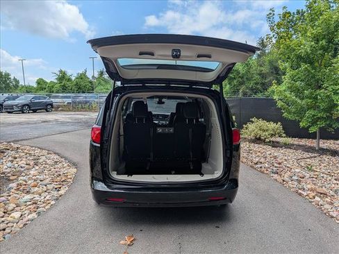 Used 2020 Chrysler Voyager Lxi FWD image 22