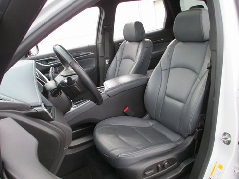 Certified 2023 Buick Enclave Essence w/ Experience Buick Package image 17