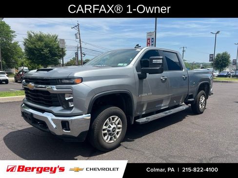 Used 2025 Chevrolet Silverado 2500 LT w/ Convenience Package AWD/4WD image 3