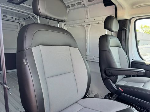 Used 2026 RAM ProMaster 2500 w/ Convenience Group FWD image 12
