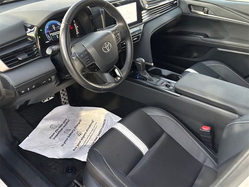 Certified 2025 Toyota Camry SE image 8
