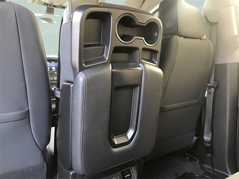 Used 2022 GMC Sierra 1500 Elevation image 12