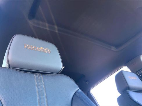 Used 2025 Chevrolet Silverado 2500 High Country w/ Technology Package image 14