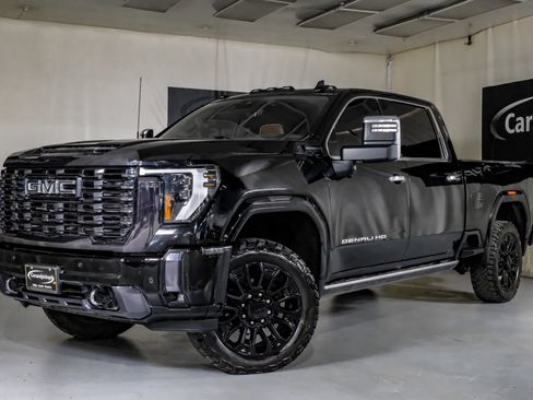 Used 2024 GMC Sierra 2500 Denali Ultimate AWD/4WD image 4