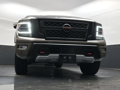 Used 2022 Nissan Titan PRO-4X w/ Pro-4x Convenience Package AWD/4WD image 46