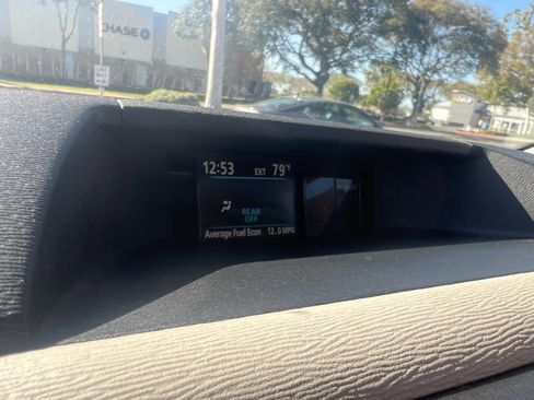 Used 2011 Toyota Sienna XLE image 35