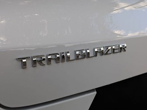 New 2026 Chevrolet TrailBlazer LT w/ Convenience Package FWD image 6