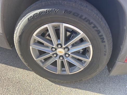 Used 2022 Chevrolet Traverse LT image 4