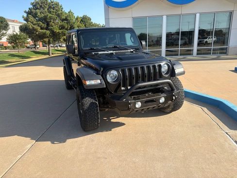 Used 2020 Jeep Wrangler Unlimited Rubicon AWD/4WD image 3