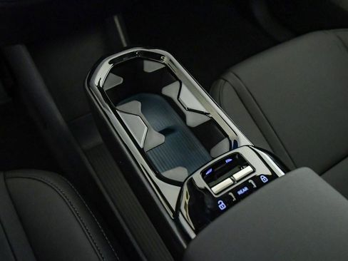 New 2026 Volvo EX30 Plus w/ Protection Package Premier image 20