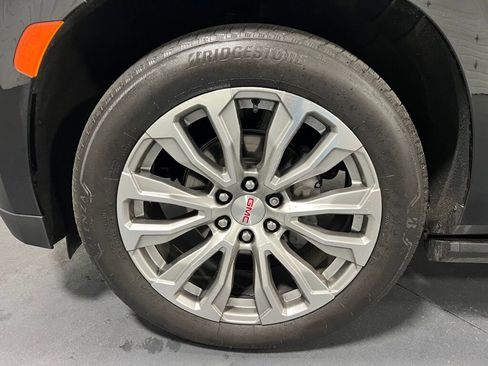 Used 2022 GMC Yukon Denali w/ Denali Premium Package image 23