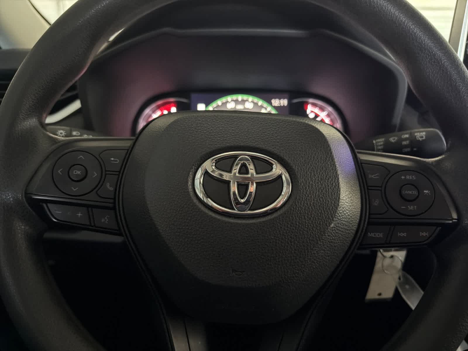 Used 2024 Toyota RAV4 LE AWD/4WD image 23