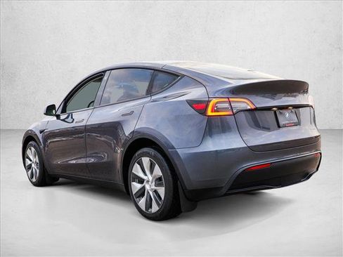 Used 2023 Tesla Model Y Long Range image 7
