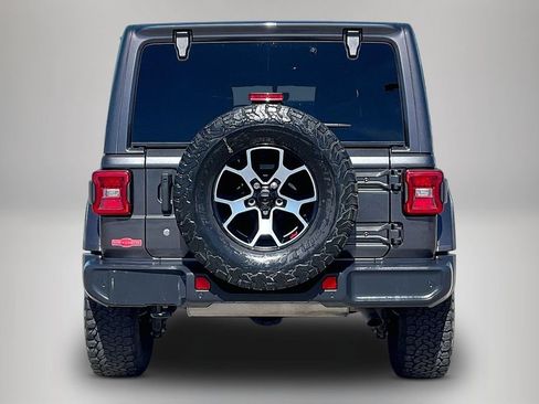 Used 2019 Jeep Wrangler Unlimited Sahara AWD/4WD image 6