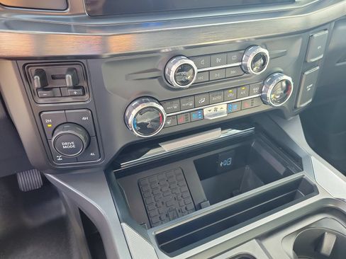 Certified 2024 Ford F250 Lariat w/ Sport Appearance Package AWD/4WD image 26