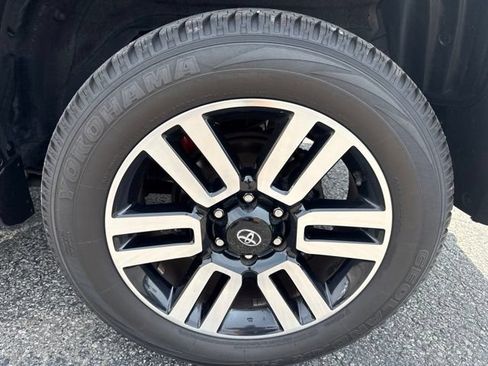 Used 2022 Toyota 4Runner Limited AWD/4WD image 12