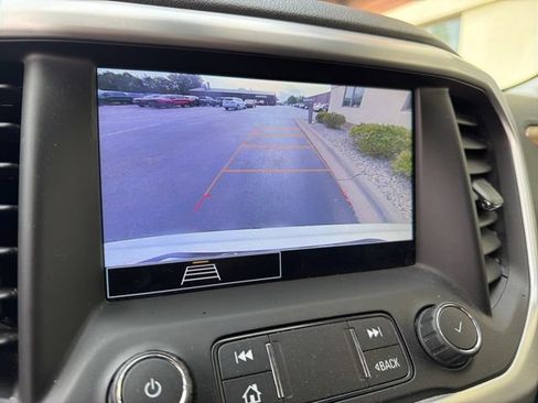 Used 2021 GMC Acadia SLE FWD image 23