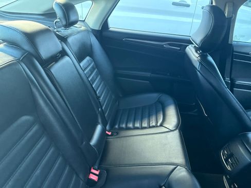 Used 2018 Ford Fusion SE w/ Equipment Group 602A image 24