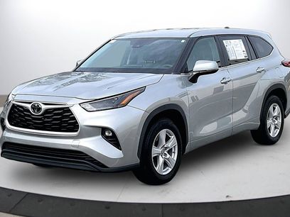 Used 2023 Toyota Highlander LE