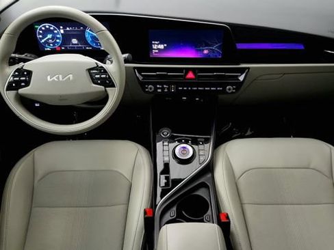 Used 2023 Kia Niro Wind FWD image 50