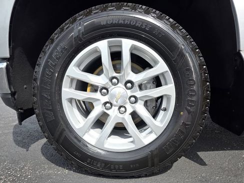 Used 2021 Chevrolet Silverado 1500 LT AWD/4WD image 9