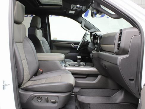 Used 2023 Chevrolet Silverado 1500 ZR2 image 34