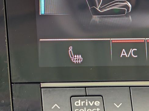 Used 2021 Audi e-tron Premium AWD/4WD image 33