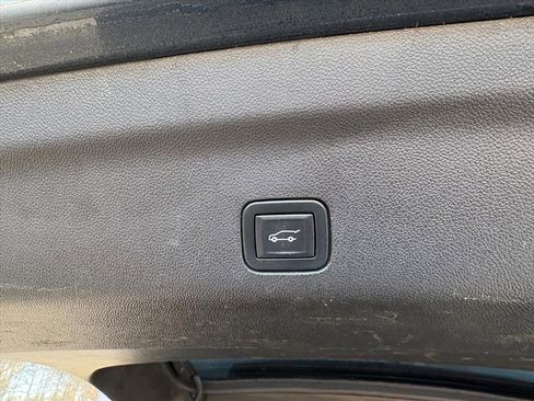 Used 2021 Chevrolet Tahoe LT image 24