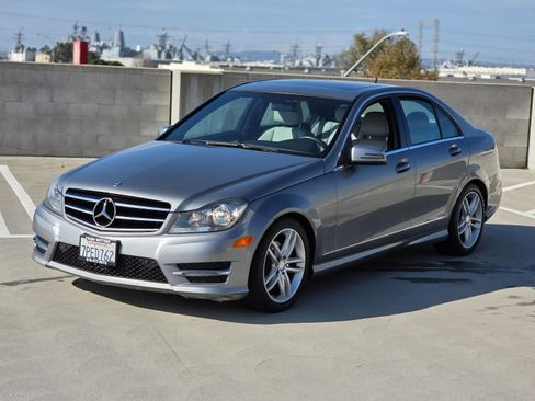 Used 2014 Mercedes-Benz C 250 Sport image 4