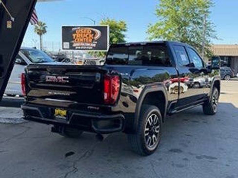 Used 2022 GMC Sierra 3500 AT4 w/ AT4 Preferred Package AWD/4WD image 11