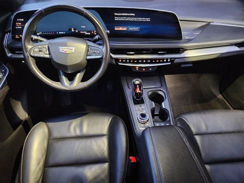 Used 2024 Cadillac XT4 Premium Luxury image 31