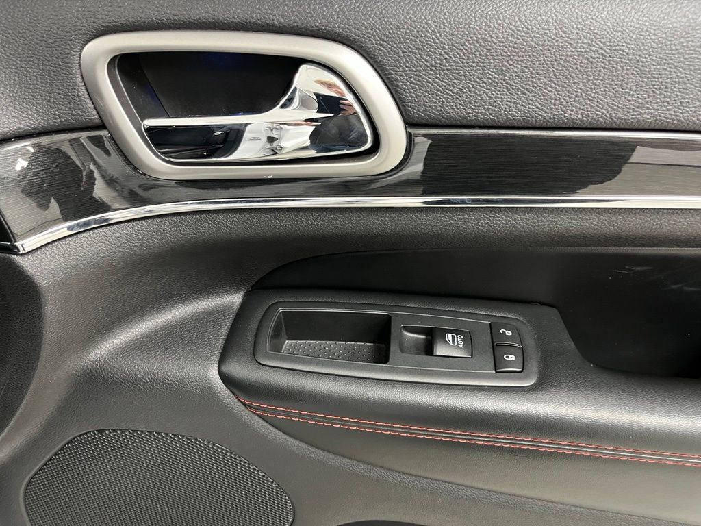 Used 2017 Jeep Grand Cherokee Trailhawk AWD/4WD image 55