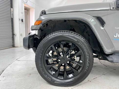 Used 2021 Jeep Wrangler Unlimited Sahara w/ Cold Weather Group AWD/4WD image 24