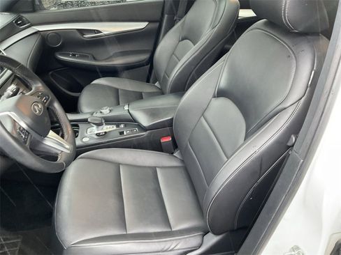 Used 2021 INFINITI QX50 Luxe w/ Appearance Package image 17