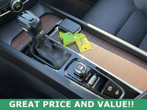 Used 2021 Volvo S60 T5 Momentum w/ Climate Package image 21