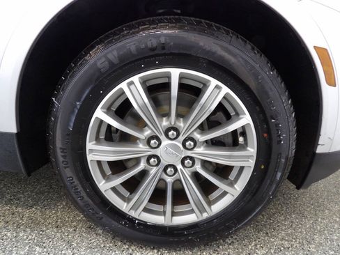 Used 2017 Cadillac XT5 Luxury w/ Driver Awareness Package AWD/4WD image 22