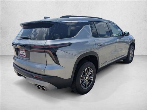 Used 2024 Chevrolet Traverse LT FWD image 5