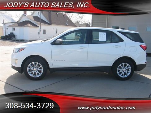 Used 2018 Chevrolet Equinox LS image 25
