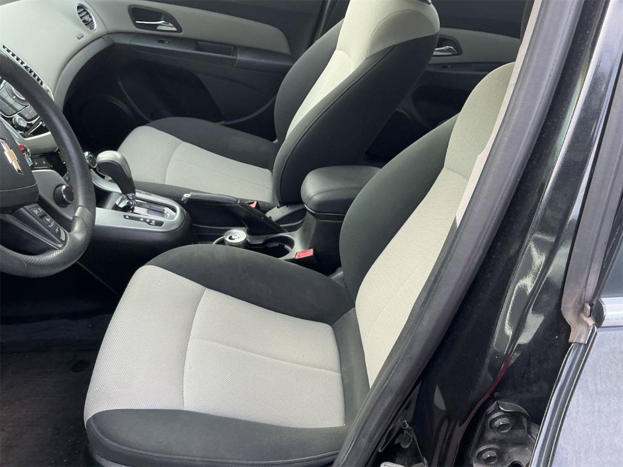 Used 2011 Chevrolet Cruze LS w/ Connectivity Package FWD image 11