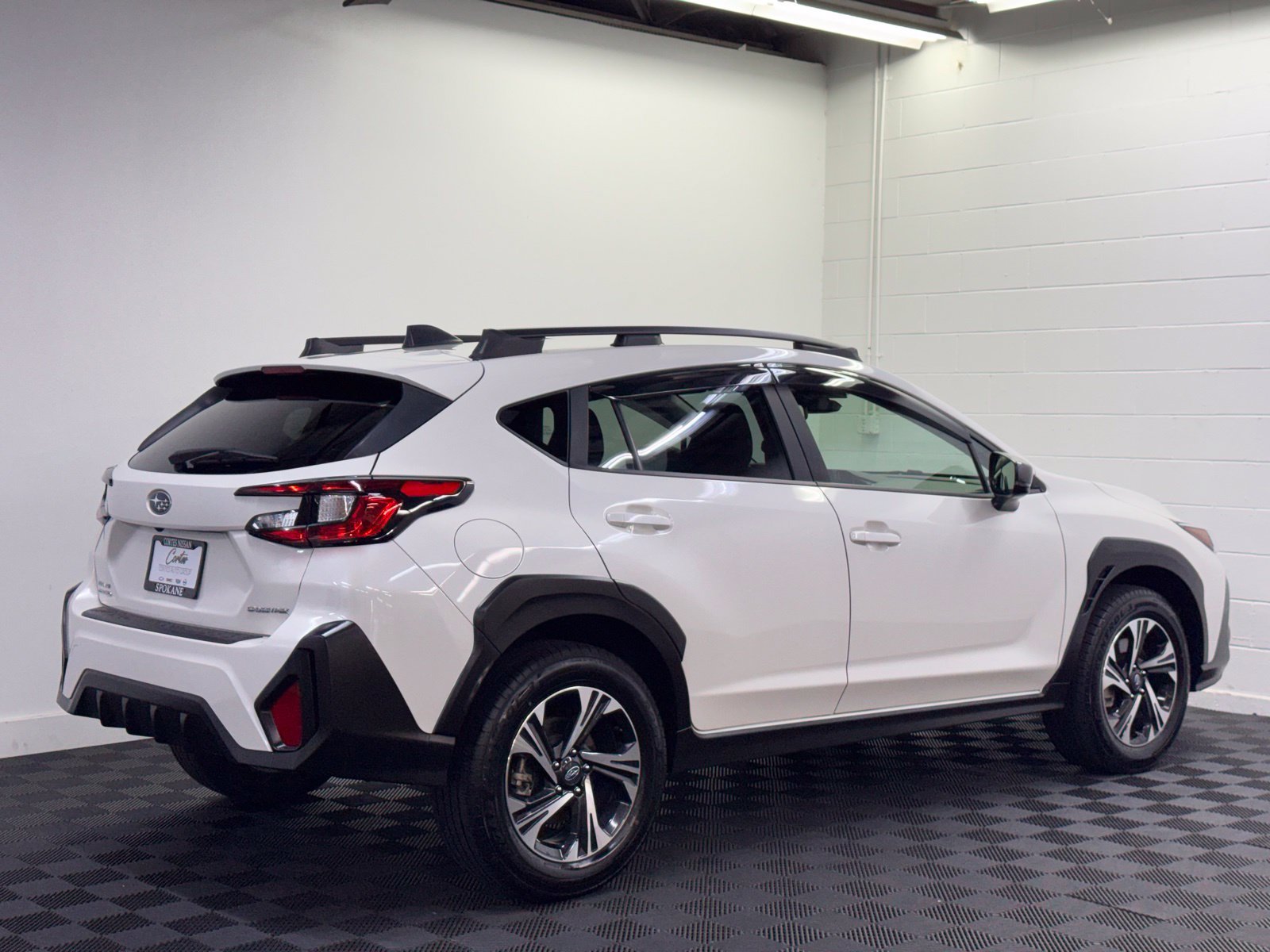 Used 2024 Subaru Crosstrek 2.0i Premium AWD/4WD image 2