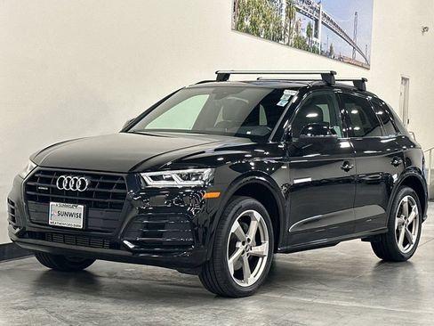 Used 2020 Audi Q5 2.0T Titanium Premium Plus w/ Premium Plus Package AWD/4WD image 8