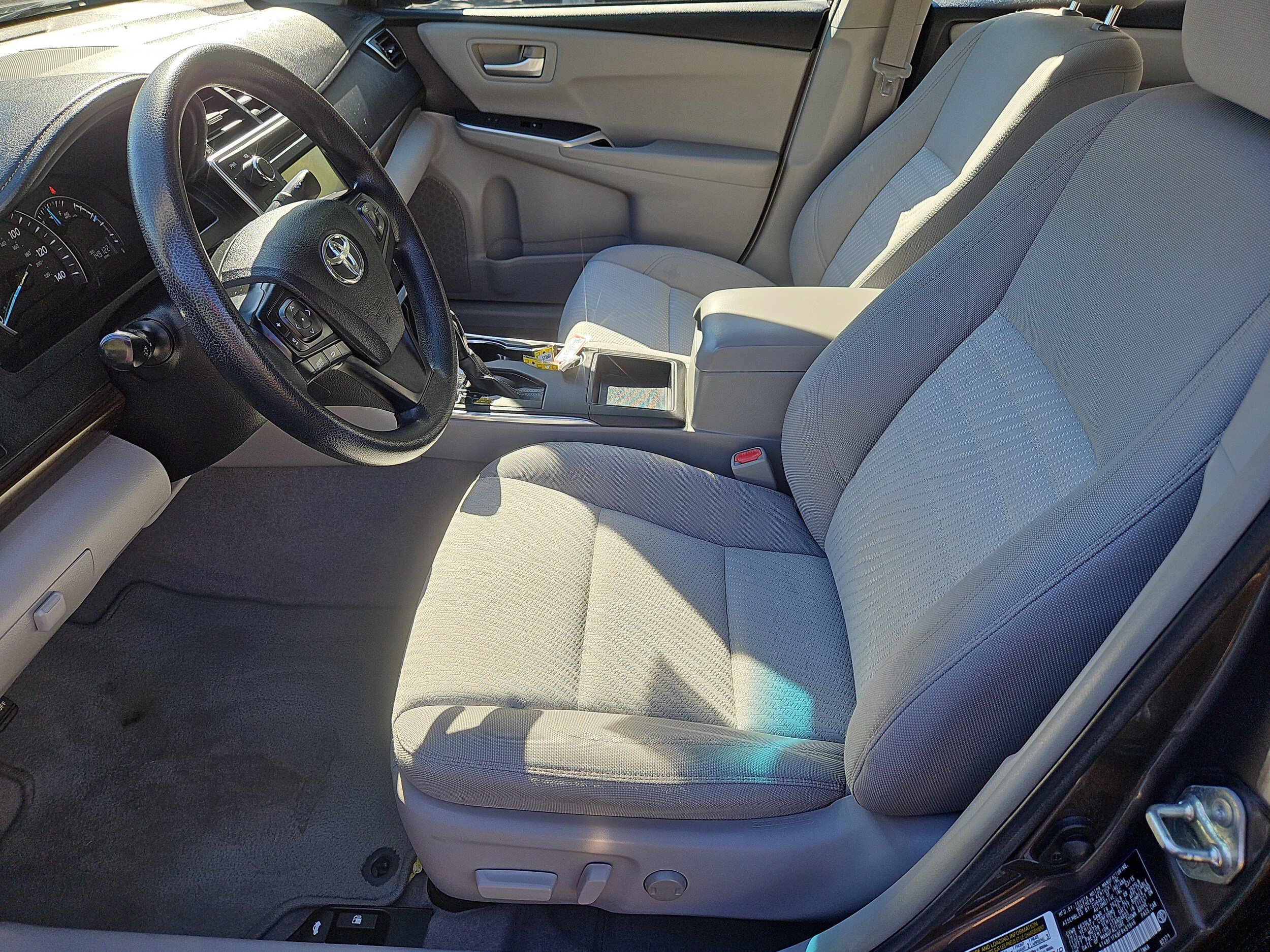 Used 2015 Toyota Camry LE FWD image 24
