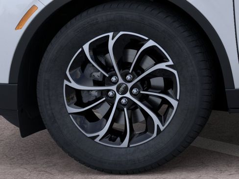 Used 2026 Lincoln Nautilus Premier AWD/4WD image 19